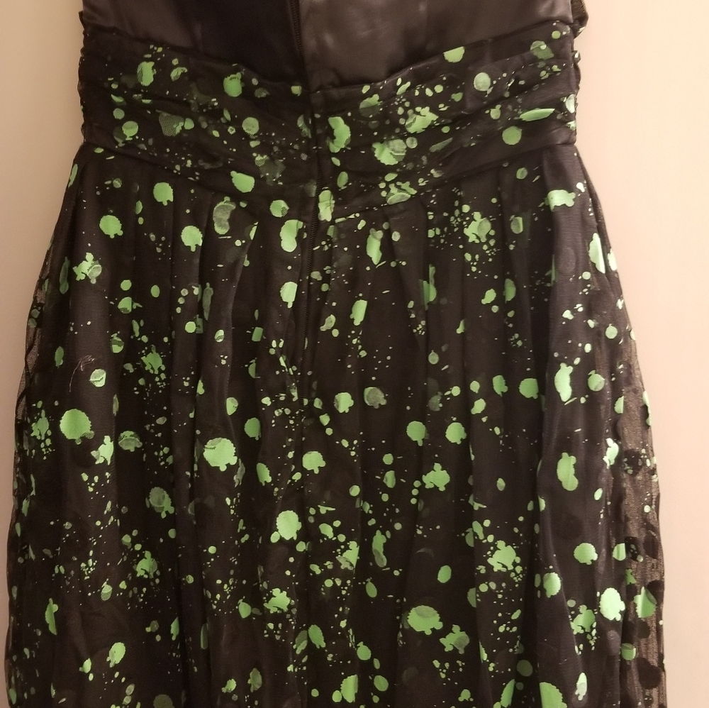Dress - Picture 10 of 11